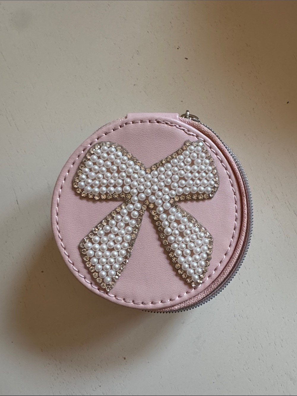 Pink Pearl Bow Round Travel Jewelry Case with Zipper